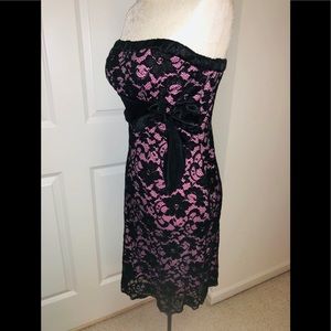 Super stretchy dress with lace and bow